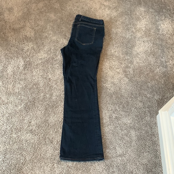 Size 14 short Eddie Bauer boot cut jeans - Picture 3 of 3